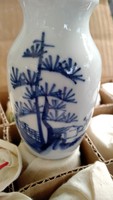 Porcelán kis vázák