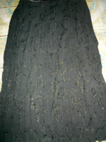 Fekete színű hímzett   bélelt szoknya 40-42 méret -népviselethez hordható