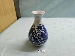 X0249 Porcelán kínai váza 17 cm