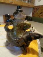 Iparművészeti dísztárgy , bika a lovagjával  , vagy talán Európa elrablása , 24 x 26 cm..