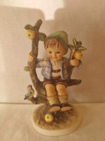 Hummel Goebel Apple tree boy almafán ülő fiú nagyobb méret 142/I TMK3 15cm