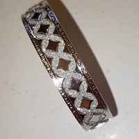 A wonderful open bracelet with a Greek pattern