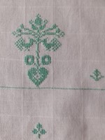 Peacock, cross-stitch linen tablecloth. 37X59 cm