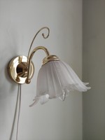 Vintage-style bellflower cup-shaped brass wall arm wall lamp
