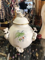 Herend China-made spherical vase with lid, decorated with a lucky goldfish, 26 cm