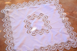 Lace artificial silk tablecloth center table white 86 x 83 cm