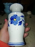Porcelán váza 25.a képeken látható állapotban van