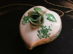 HERENDI, miniatűr, szív  alakú bonbonier zöld rózsával