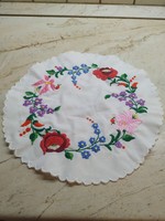 Round, embroidered tablecloth for sale! 30 Cm