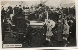 E - 014 funeral of István Kassap - the procession starts in 1935