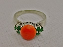 Különleges antik kézműves ezüst gyűrű valódi smaragd és korall
