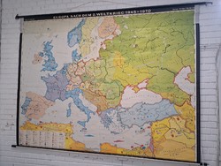 Map 246x195 cm.