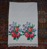 Old linen towel with floral decoration 02