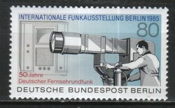 Postatiszta Berlin 0269  Mi 741      2,40 Euró