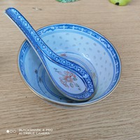 Porcelán tányérka , kanállal