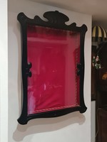 Old wall showcase (vitrin)