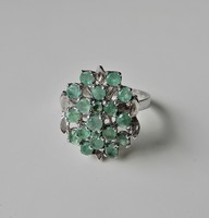Ezüst gyűrű smaragd kövekkel