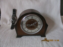 For sale is a half-baked English Smiths Einfield table (mantel) clock.