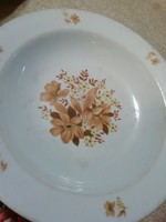 Porcelán tányér Alföldi . A képeken látható állapotban van