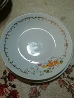 Porcelán tányérok 2 db  . A képeken látható állapotban van