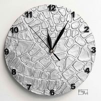 Pilipart: structured handmade wall clock with a silver leaf pattern, 25 cm