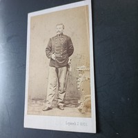 Tiszti egyenruhás fotó 1863-ból