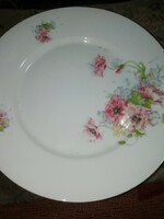 Porcelán tányér Victoria A képeken látható állapotban van