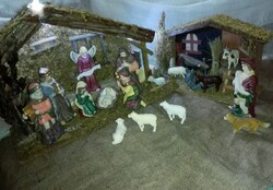 Betlehem,porcelán 14cm, 18db figurával, sok kiegészítővel...fényekkel.