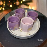 Advent candle/candle holder with traditional color combination