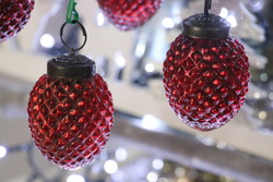 Lychee-shaped metal Christmas tree decoration