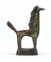 1H486 Kisméretű bronz ló szobor lovas kisplasztika 5 cm