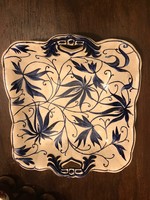 Porcelain faience bowl / tray, without markings. The work of an unknown workshop. With a very nice floral pattern.