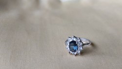 Ezüst gyűrű kék kővel