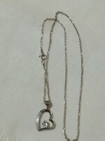 Silver necklace with pendant. 925