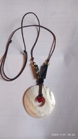 Casual mother-of-pearl pendant necklace, fashion women's jewelry with sea shell shell