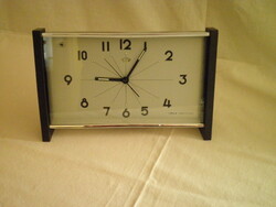 Mechanical table rattle clock