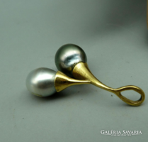 Gold pendant with Tahitian pearl decoration