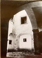 Harkácsi József fotóművész hagyatékából --Öreg házak.