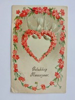 Régi képeslap dombornyomott levelezőlap szív galambok virágok