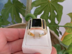 Arany férfi gyűrű fekete ónix ékítéssel