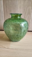 Zöld színű fátyolüveg váza
