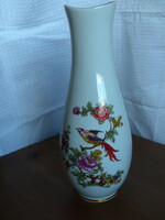 Hollóházi porcelán váza paradicsommadaras díszítéssel