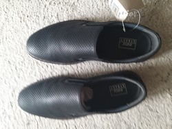 Új 42-es férfi fekete elegáns cipő