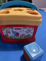 Fisher Price forma bedobó doboz újszerű-új