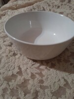 White bowl with a diameter of 14 cm