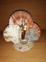 Tengeri kagyló felhasználásával készült keresztény mini oltár Szent Antallal és a Kis Jézussal