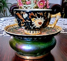 Zsolnay tea cup with Persian pattern bottom