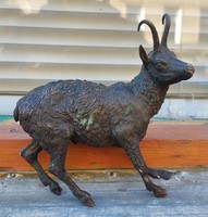 Bronze goat statue, 1.3 Kg, detailed work