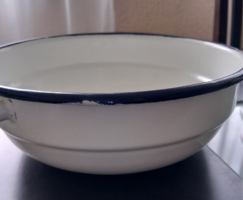 20 cm enamelled bowl in beautiful condition