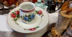 A small cup or bellied cup